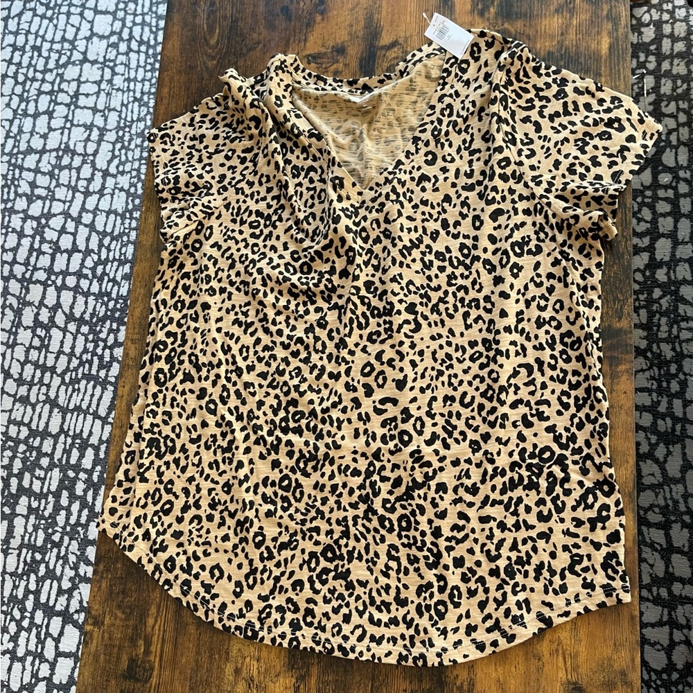 Leopard print v neck t shirt